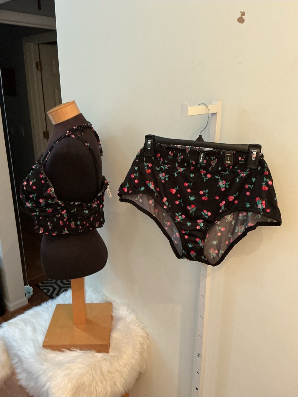 Torrid Curve Cherry Print Bralette & Hipster Panty Set – Size 3 – NWT - Picture 6 of 16